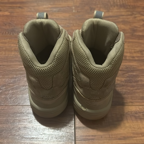 adidas Yeezy Desert Boot